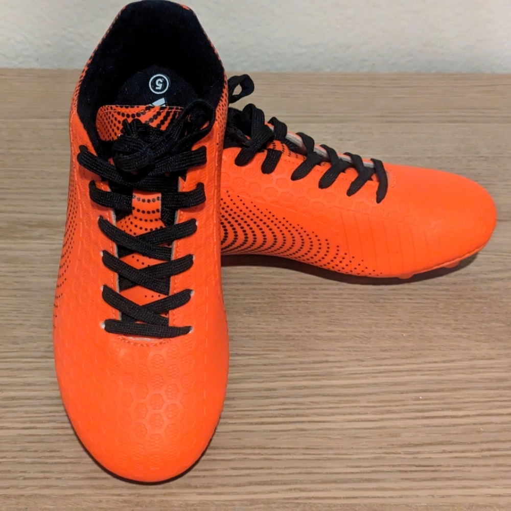 Vizari Soccer Cleats (orange & black) *BRAND NEW*